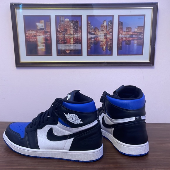 AIR JORDAN 1 RETRO HIGH ROYAL TOE MEN US 11 - Picture 3 of 4